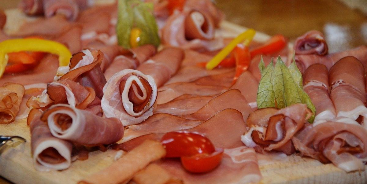 Legatrici per salumi, l’importanza dei giusti macchinari